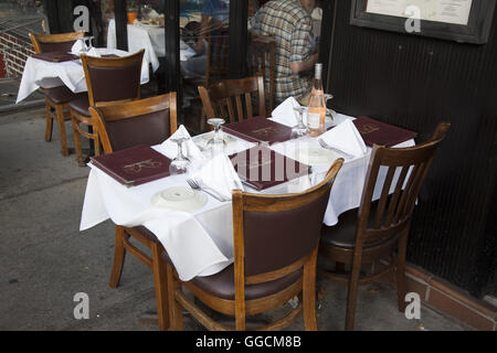 Sul marciapiede in un ristorante sulla settima avenue a Park Slope, Brooklyn, New York. Foto Stock