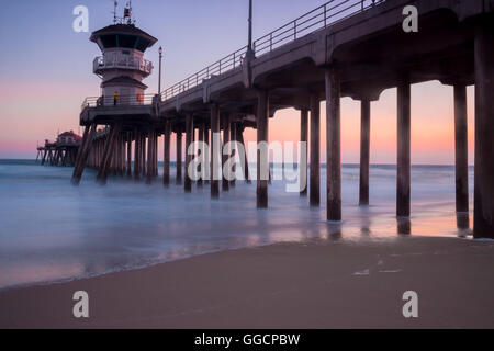 Huntington Beach Pier al tramonto Foto Stock