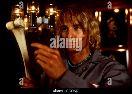 ZOOLANDER / Zoolander USA 2001 / Ben Stiller Der Neue Ministerpräsident von Malaysia morirà Kinderarbeit abschaffen, dadurch sehen die Modedesigner ihr Imperium bedroht. Wo sollen Sie jetzt ihre Waren herstellen lassen? Così beschließen die Modeschöpfer, den Ministro beseitigen zu lassen. Der exentrische Mugatu hat auch schon einen Kandidaten für diesen Job im Visir: Das superdämliche modello Derek Zoolander. Derek als nicht zum "Modello ännlichen des Jahres' gewählt wird, er ist am Boden zerstört und geht zu seinem Vater. Der arbeitet in einer Kohlenmine und ist nicht gerade begeistert von Foto Stock