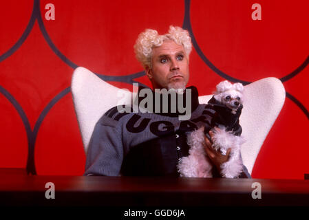 ZOOLANDER / Zoolander USA 2001 / Ben Stiller Der Neue Ministerpräsident von Malaysia morirà Kinderarbeit abschaffen, dadurch sehen die Modedesigner ihr Imperium bedroht. Wo sollen Sie jetzt ihre Waren herstellen lassen? Così beschließen die Modeschöpfer, den Ministro beseitigen zu lassen. Der exentrische Mugatu (SI) FERELL hat auch schon einen Kandidaten für diesen Job im Visir: Das superdämliche modello Derek Zoolander. Derek als nicht zum "Modello ännlichen des Jahres' gewählt wird, er ist am Boden zerstört und geht zu seinem Vater. Der arbeitet in einer Kohlenmine und ist nicht gerade Foto Stock