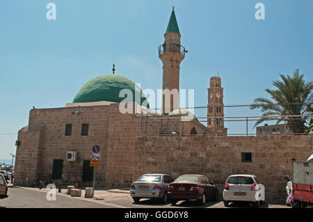 Israele e Medio Oriente: vista della Moschea Al-Jazzar, conosciuta come la Moschea Bianca, all'interno delle mura della città vecchia di acri, la Cittadella dei crociati Foto Stock