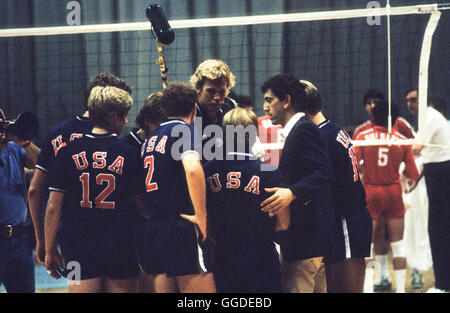 Stati Uniti d'America uomini 1984 Olympic squadra di pallavolo, Long Beach Arena, Long Beach, CA Foto Stock