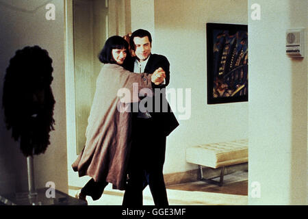 PULP FICTION / USA 1994 / Quentin Tarantino Szene mit John Travolta (Vincent) und Uma Thurman (MIA). Regie: Quentin Tarantino Foto Stock