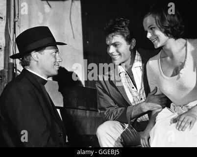 DER GAUNER und der Liebe GOTT / BRD 1960 / Axel von Ambesser Karlheinz Böhm, GERT SEID, ROSEMARIE KIRSTEIN Komödie Regie: Axel von Ambesser Foto Stock