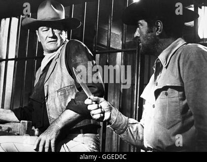 DIE VIER SÖHNE DER KATIE ELDER / i figli di Katie Elder USA 1965 / Henry Hathaway Ungleiche Brüder: John (John Wayne) und Tom Sambuco (Dean Martin) Regie: Henry Hathaway aka. I figli di Katie Elder Foto Stock