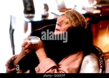 GOSFORD PARK / Gosford Park GB/D/STATI UNITI D'AMERICA 2001 / Robert Altman Contessa di Trentham (MAGGIE SMITH) Regie: Robert Altman aka. Gosford Park Foto Stock