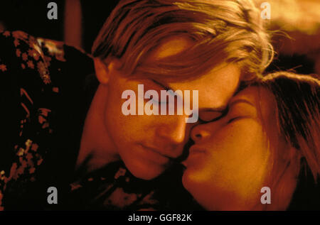 WILLIAM Shakespeare Romeo & Julia / Romeo e Giulietta USA 1996 / Baz Luhrmann leonardo dicaprio (Romeo), Claire Danes (Julia) Regie: Baz Luhrmann aka. Romeo e Giulietta Foto Stock