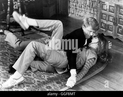 TOTE SCHLAFEN BESSER / The Big Sleep GB 1978 / Michael Winner EDWARD FOX (Joe Brody), CANDY CLARK (Camilla Sternwood) Regie: Michael Winner aka. Il Big Sleep Foto Stock