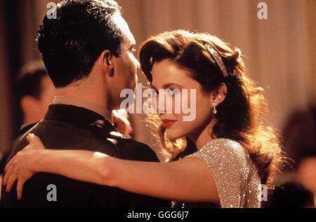 BUGSY Bugsy / STATI UNITI D'AMERICA 1991 / Barry Levinson Szene mit Annette Bening, 'Bugsy', 1991. Regie: Barry Levinson aka. Bugsy Foto Stock