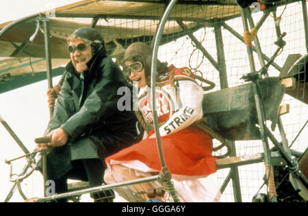 VOM FLIEGEN UND ANDEREN TRÄUMEN / La Teoria del volo GB 1998 / Paul Greengrass Szene mit Kenneth Branagh (Richard) und Helena Bonham Carter (Jane). Regie: Paul Greengrass aka. La Teoria del volo Foto Stock