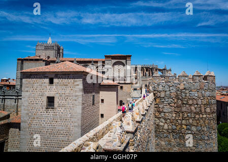 Cattedrale e mura medievali, Avila, Castilla y Leon, Spagna Foto Stock