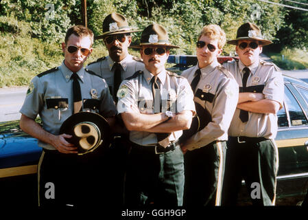 SUPER TROOPERS - DIE SUPERBULLEN / Super Troopers USA 2002 / Jay Chandrasekhar Die Comedy-Gruppe 'rotto lucertole' (JAY CHANDRASEKHAR, Kevin Heffernan, STEVE LEMME, PAUL SOTER, ERIK STOLHANSKE) schrieb das Drehbuch und spielte die Hauptrollen in 'Super Trooper' Regie: Jay Chandrasekhar aka. Super Troopers Foto Stock