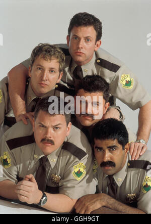 SUPER TROOPERS - DIE SUPERBULLEN / Super Troopers USA 2002 / Jay Chandrasekhar Die Comedy-Gruppe 'rotto lucertole' (JAY CHANDRASEKHAR, Kevin Heffernan, STEVE LEMME, PAUL SOTER, ERIK STOLHANSKE) schrieb das Drehbuch und spielte die Hauptrollen in 'Super Trooper' Regie: Jay Chandrasekhar aka. Super Troopers Foto Stock