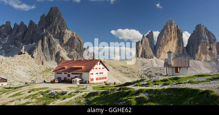 Cappella a Tre Cime di Lavaredo, Alto Adige, Dolomiti, Italia Foto Stock