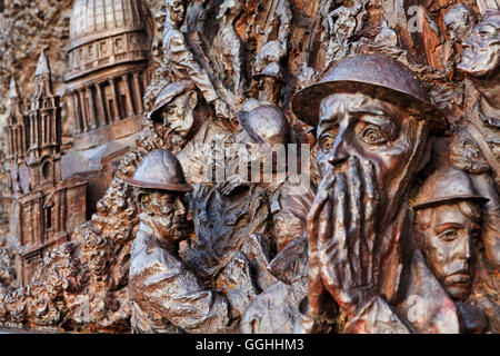 Dettaglio della Royal Air Force un monumento alla Battaglia di Bretagna, Victoria Embankment, London, England, Regno Unito Foto Stock