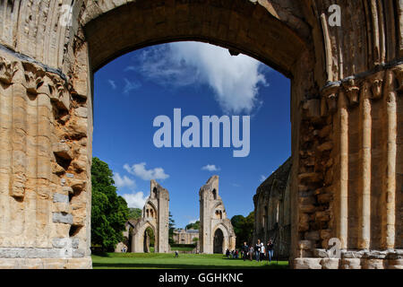 Rovine della Abbazia di Glastonbury, Glastonbury, Somerset, Inghilterra, Gran Bretagna Foto Stock