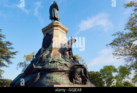 Un monumento al generale Eduard Ivanovich Totleben e difensori di Sebastopoli durante il 1854-55 Assedio di Sebastopoli, Crimea Foto Stock