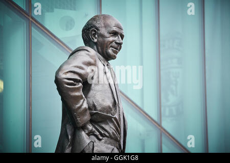 Il Manchester United Santa Trinità Matt Busby statua artista designer creativo progettato creato a mano predisposto artigianali realizzati da sculpte Foto Stock