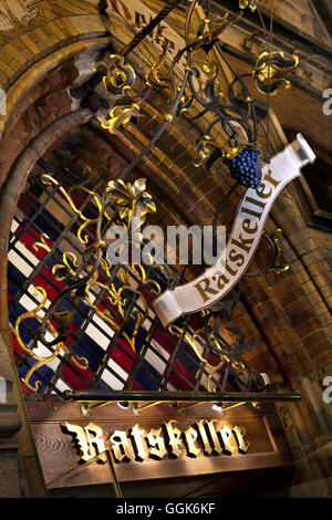 Ratskeller, Monaco Town Hall, Marienplatz Monaco di Baviera, Germania, Europa Foto Stock
