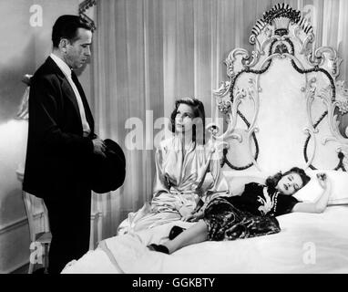 TOTE SCHLAFEN FEST / The Big Sleep USA 1945 / Howard Hawks Szene mit Humphrey Bogart (Philip Marlowe), Lauren Bacall (Vivian Sternwood Rutledge), MARTHA VICKERS (Carmen Sternwood) Regie: Howard Hawks aka. Il Big Sleep Foto Stock