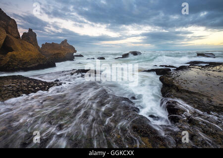 Il paesaggio costiero a Brenton-on-Sea, Oceano Indiano, Knysna, Western Cape, Sud Africa Foto Stock