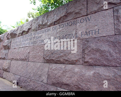 Dichiarazione inciso su una parete in corrispondenza della FDR Memorial a Washington D.C. Foto Stock