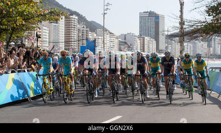 Rio de Janeiro, Brasile. 6 agosto 2016. Ciclismo su strada inizio delle Olimpiadi 2016 al Forte di Copacabana. (Foto: Marcelo Machado de Melo/Fotoarena) Credito: Foto Arena LTDA/Alamy Live News Foto Stock