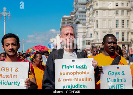 Brighton Pride 2016 processione Foto Stock