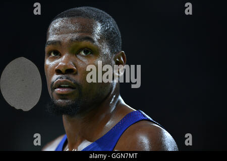 Kevin Durant del team USA si affaccia su durante l'evento di pallacanestro del Rio 2016 Giochi Olimpici alla Carioca Arena 1, Rio de Janeiro, Brasile, 6 agosto 2016. Foto: Lukas Schulze/dpa Foto Stock