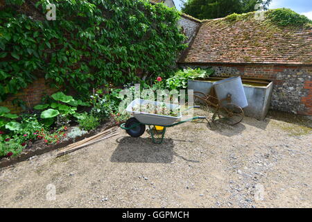 Attrezzi da giardino a partire da un'età bygone, Foto Stock