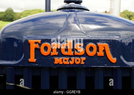 Emblema di un vintage restaurati Fordson Major trattore Foto Stock