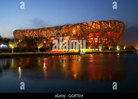 Della Cina di National Stadium, o il Bird's Nest ha ospitato i Giochi Olimpici di Pechino 2008 - Cina Foto Stock