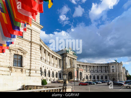 Wien, Vienna: Nuovo Hofburg con l'ufficio dell'OSCE e con le bandiere dei paesi membri, Austria Wien, 01. Foto Stock