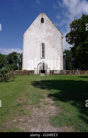 Karja chiesa medievale chiesa luterana situato nel villaggio Linnaka Su Saaremaa island, Estonia. Foto Stock