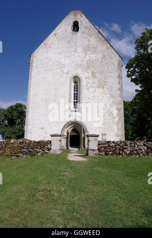 Karja chiesa medievale chiesa luterana situato nel villaggio Linnaka Su Saaremaa island, Estonia. Foto Stock