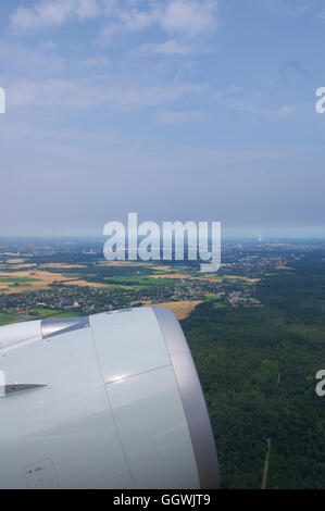 DUSSELDORF - 22 luglio 2016: Singapore Airlines Airbus A350 il decollo Foto Stock
