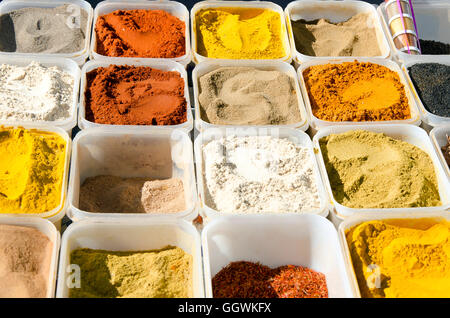 Djerba spezie sul mercato locale Foto Stock