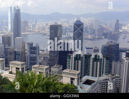 Impaccato edifici nella metropoli dell'isola di Hong Kong Foto Stock