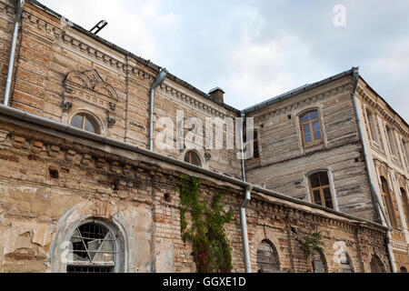 Vecchio edificio fatiscente Foto Stock
