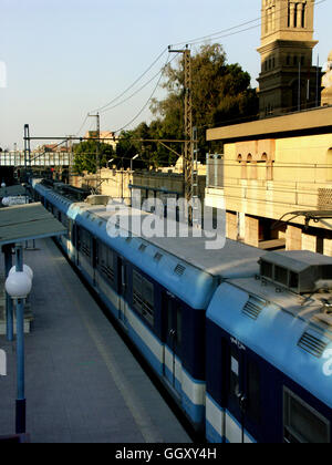 La metropolitana del Cairo la prima linea fu completata nel 1989 e diverse linee sono stati aggiunti in seguito. Il Cairo - Egitto. Foto Stock