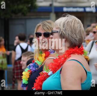 Leeds LGBT Pride decimo anniversario Foto Stock