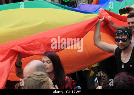 Leeds LGBT Pride decimo anniversario Foto Stock