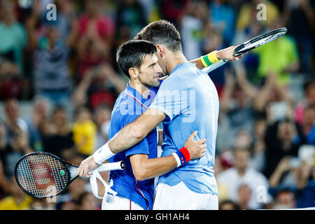 Rio de Janeiro, Brasile. Il 7 agosto 2016. TENNIS - Uomini Singoli Primo turno match tra Novak Djokovic (1) E DEL POTRO Juan Martin (ARG) al 2016 Giochi Olimpici Estivi di Rio de Janeiro. © Petr Toman/Mondo immagini sportive Foto Stock