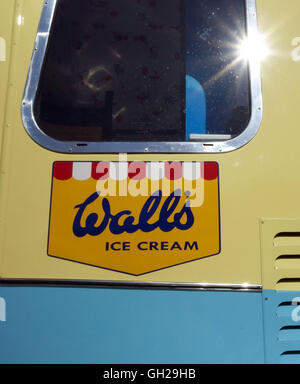 In vecchio stile pareti ice cream van a Londra Foto Stock