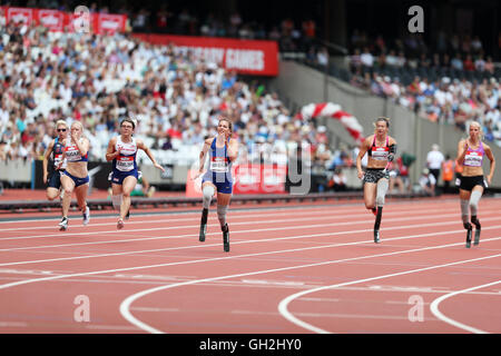 Marlou van RHIJN, Sophie KAMLISH, Laura zucchero, Marlene van GANSEWINKEL, Fleur JONG & Liz WILLIS a competere in donne 100m T44, 2016 IPC anniversario giochi, Queen Elizabeth Olympic Park, Stratford, Londra, Regno Unito. Foto Stock