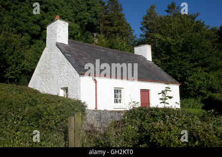 Cottage che si trova molto vicino a Paxton's Tower Foto Stock