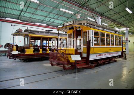 Geografia / viaggi, Portogallo, vecchio tram nel Museo dei tram Museu da Carris, Lisboa, Additional-Rights-Clearance-Info-Not-Available Foto Stock