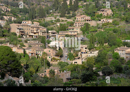 Geografia / viaggi, Spagna, townscape di Deià, montagne Tramuntana, Maiorca, Baleari, Additional-Rights-Clearance-Info-Not-Available Foto Stock
