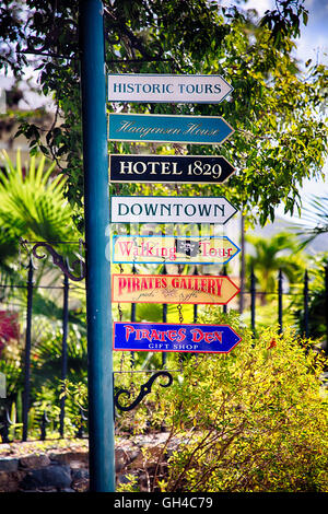 Segnaletica direzionale per le principali attrazioni turistiche, Charlotte Amalie, san Tommaso, Isole Vergini Americane Foto Stock