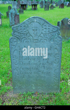 Pietra tombale, Memento Mori di seppellimento di massa, Farmington, Connecticut Foto Stock